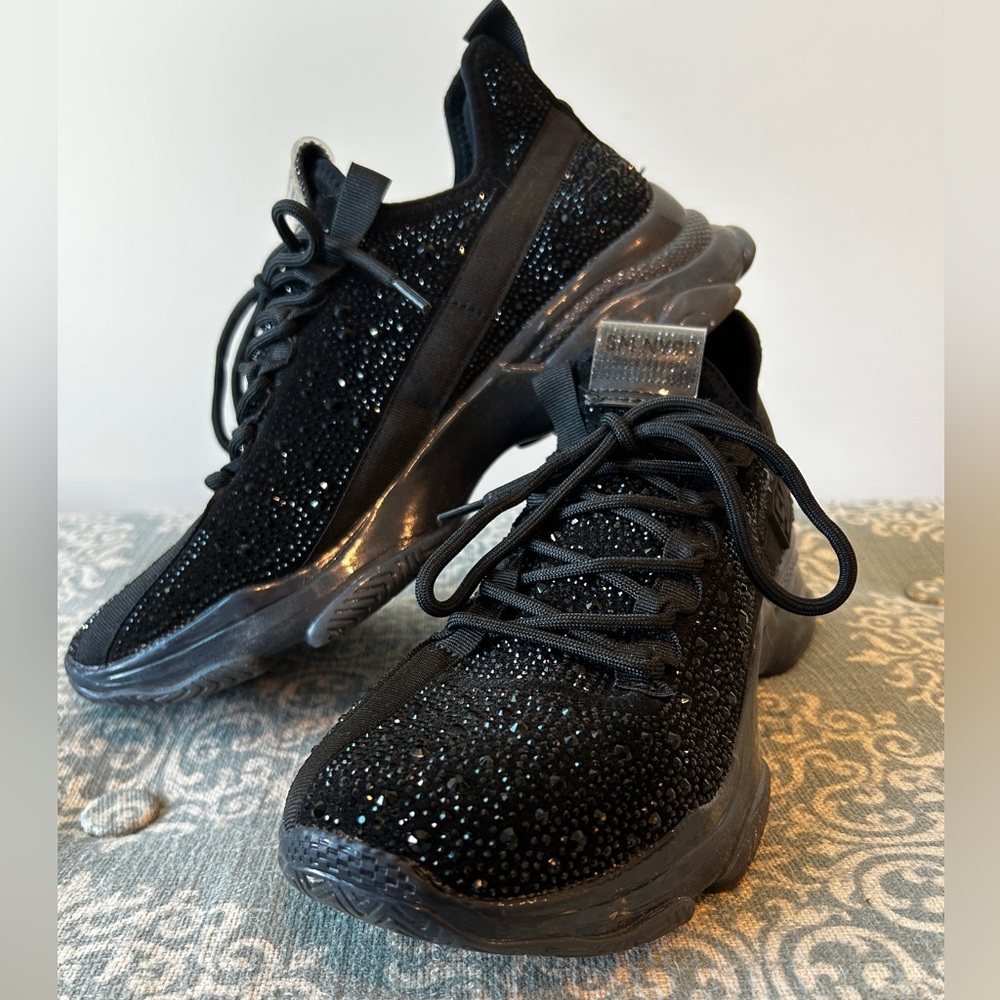 Steve Madden women’s black Maxima Sneaker size 11